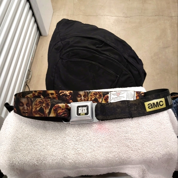 Buckle Down Adults AMC-The Walking Dead Zombie Expressions Seatbelt Belt - Picture 3 of 4